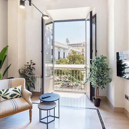 Chezmoihomes Town Hall Apartment *